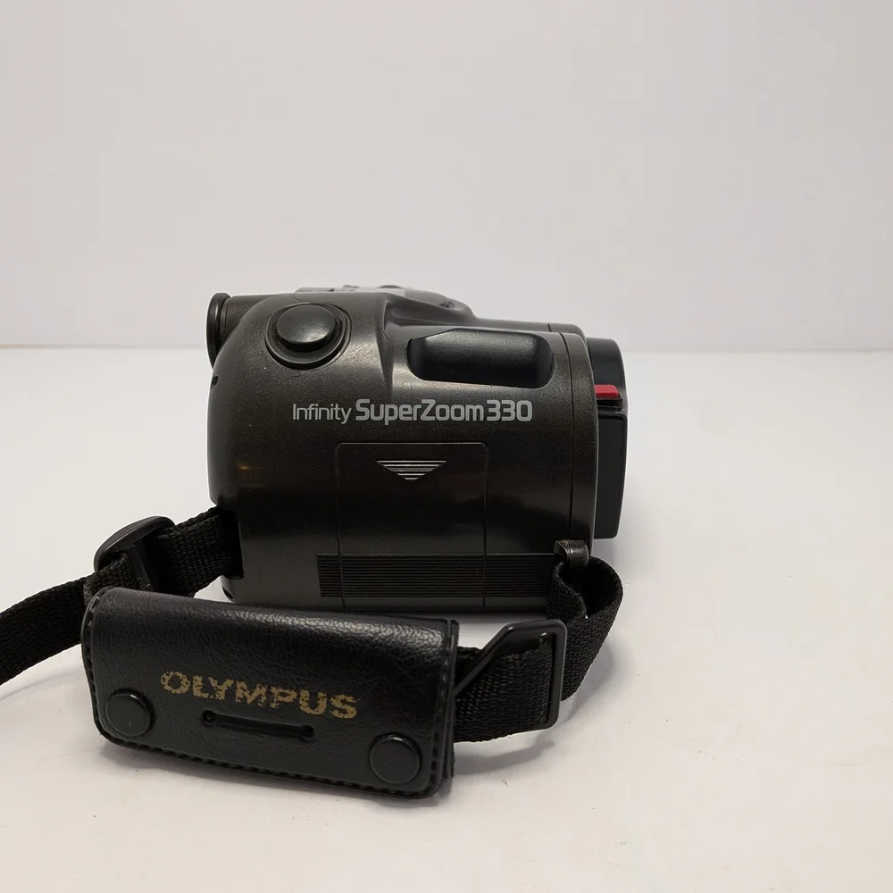 VINTAGE OLYMPUS INFINITY SUPER ZOOM 330 POINT & SHOOT 35mm CAMERA UNTESTED